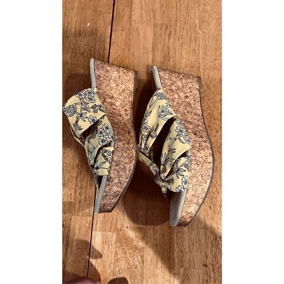 New York Transit Black Yellow FLoral COrk Wedges SHoes  Sandals Size 8.5 - Picture 11 of 12